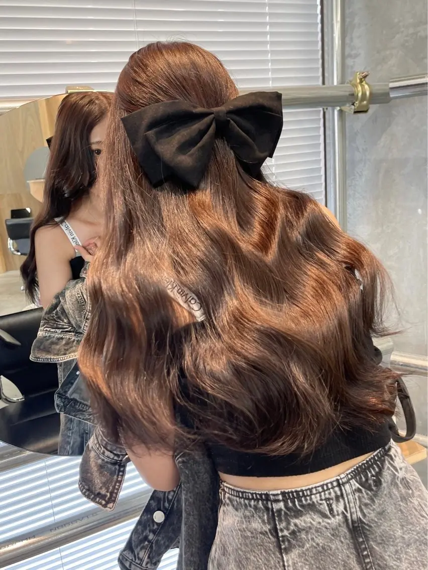 ロング カラー ヘアアレンジ カット ヘアカラー トリートメント ハッシュカット🩶 レイヤー/ハイトーンのヘアスタイル