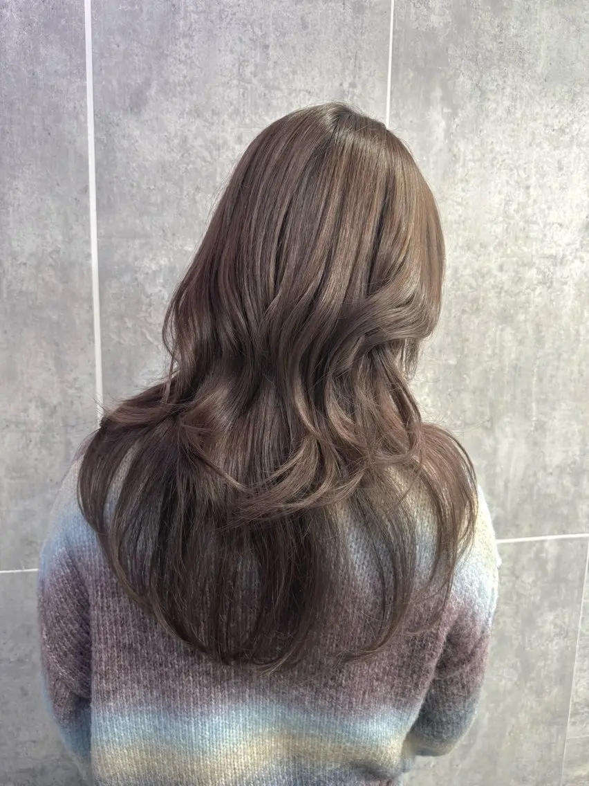 ミディアム カラー カット ヘアカラー トリートメント 顔まわりの神様✨ 透明感カラー藤嶋秀幸のヘアスタイル