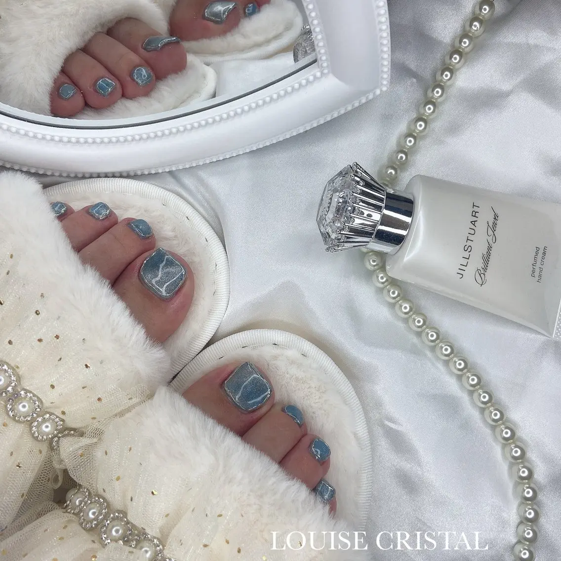 ネイル フットネイル ハンドネイル LOUISE CRYSTALのネイルデザイン