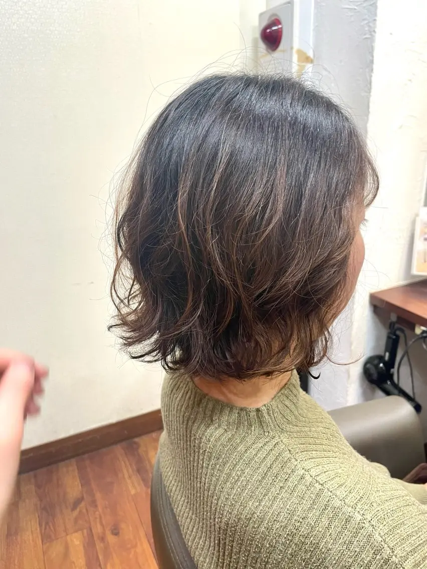 ミディアム パーマ 出河 拓のヘアスタイル