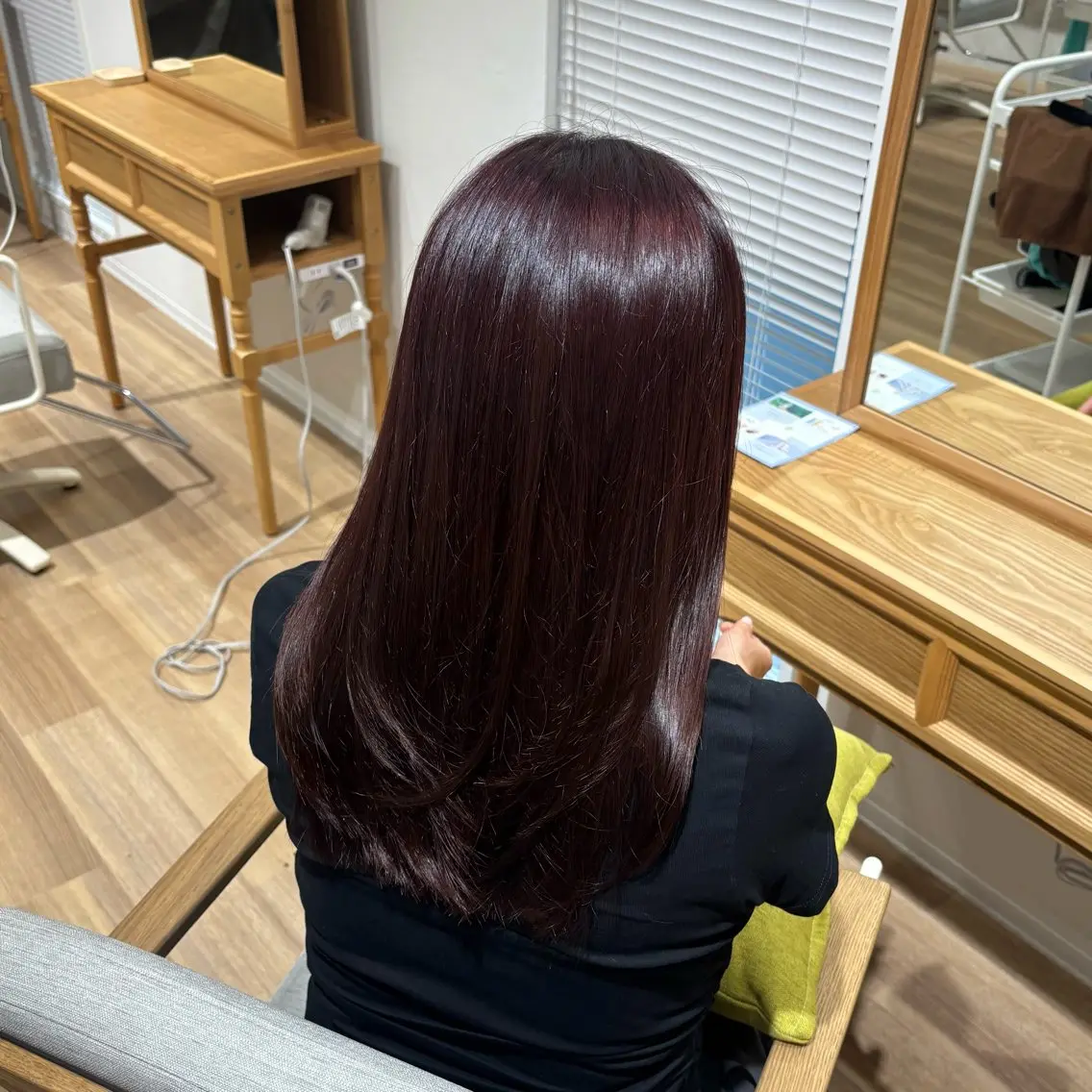 セミロング カラー ブラウンカラー レッドカラー レッドブラウン レイヤーカット カット ヘアカラー トリートメント RINNO🌷透明感 カラー/髪質改善のヘアスタイル