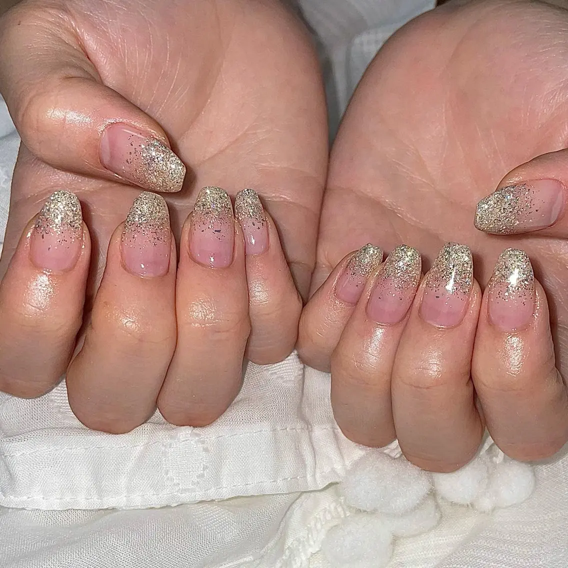 ネイル フレンチネイル ラメ(グリッター) ラメグラデーション ハンドネイル Nailsalon BLOOM🌷 山崎のネイルデザイン
