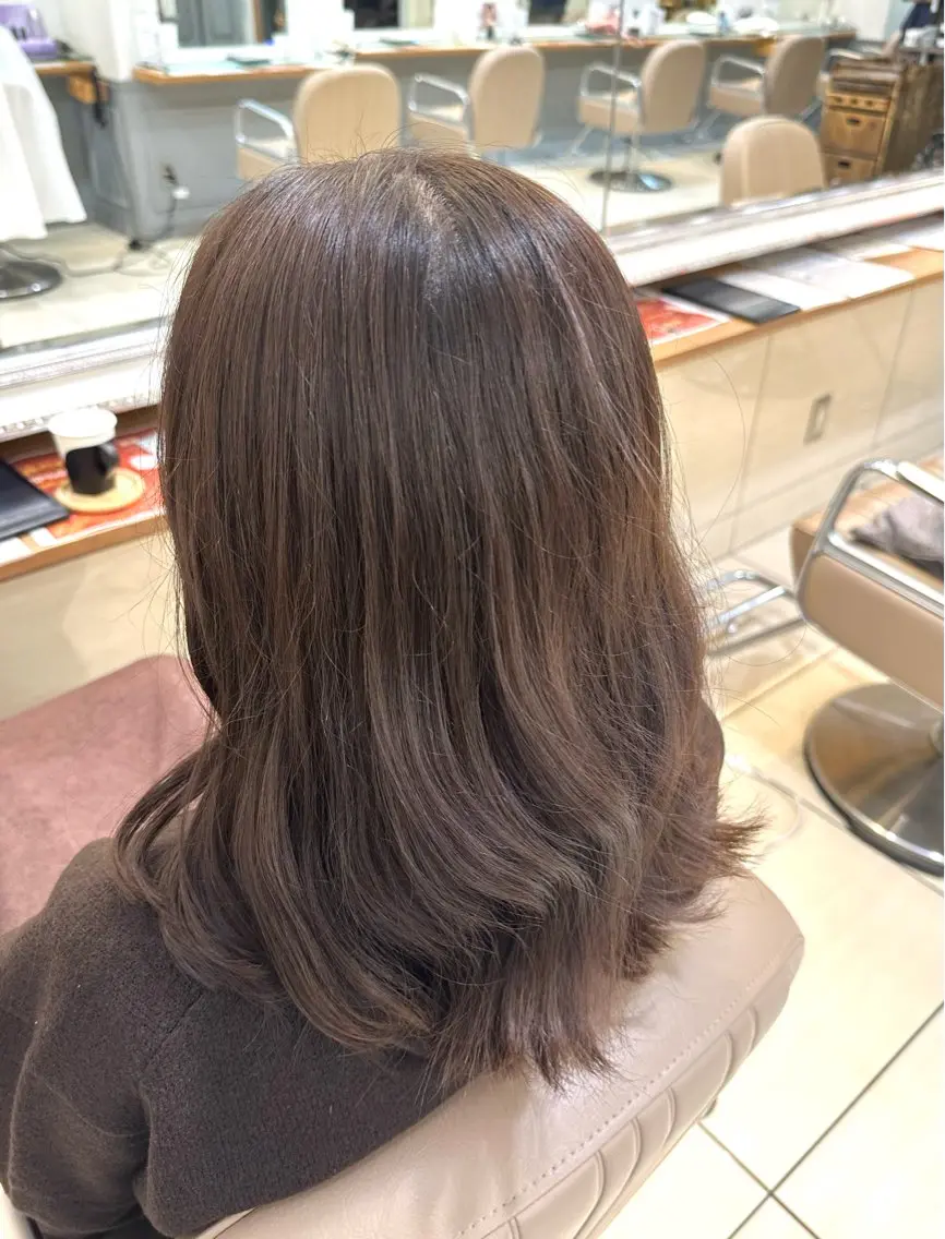 ミディアム カラー ココアグレージュ グレージュ ヘアカラー 横浜⭐️ブリーチ モデル💫あみ💫のヘアスタイル