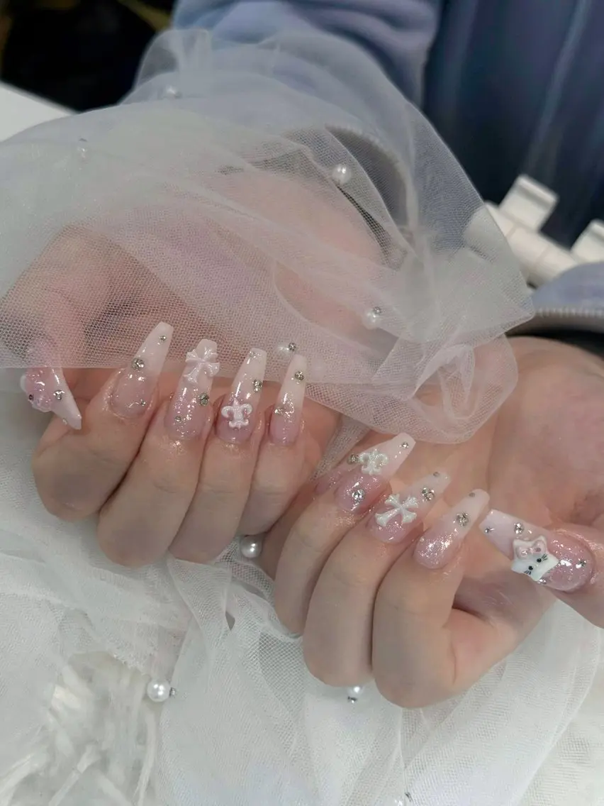 ネイル ボルドー ブラウン チークネイル ドット フットネイル Julli NailStudioのネイルデザイン