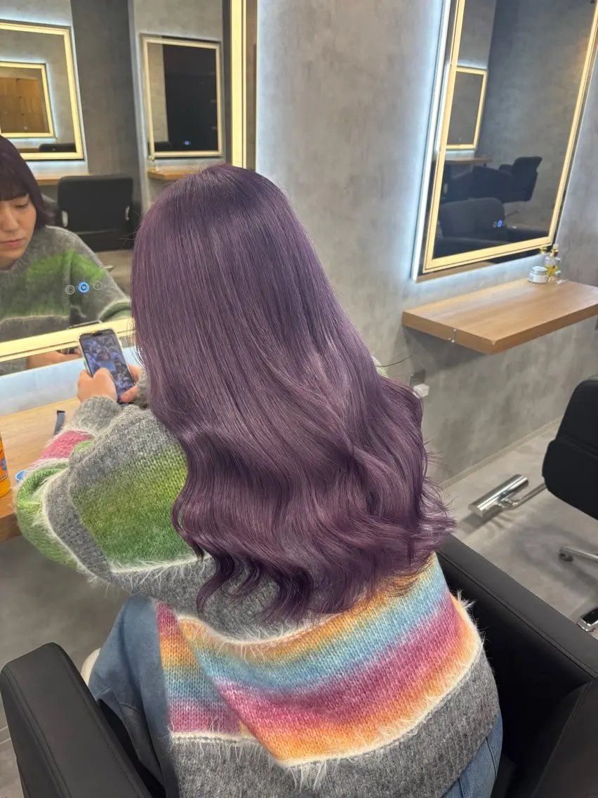 ロング カラー パーマ ヘアアレンジ カット ヘアカラー トリートメント ヘッドスパ ヘアセット 透明感ブリーチカラー 🌈TOMOHIROのヘアスタイル