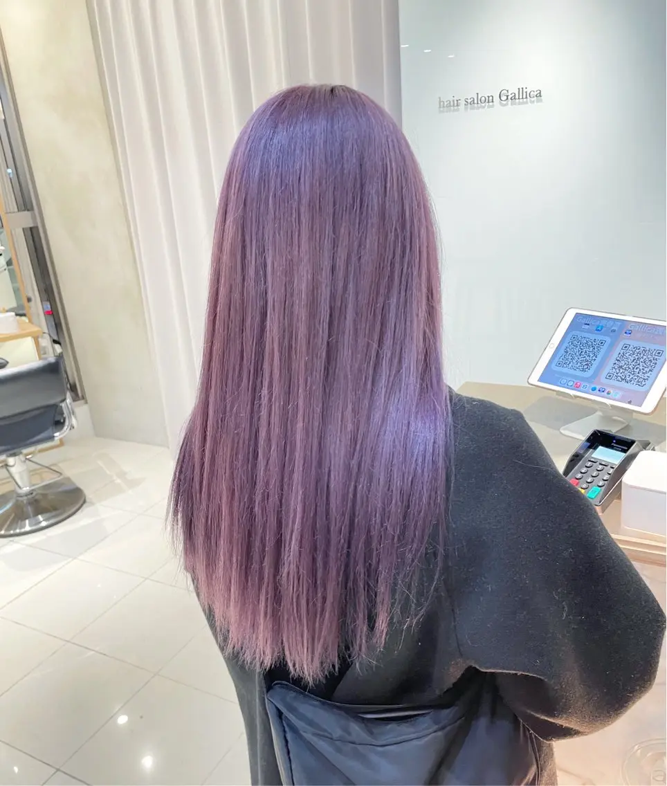ロング カラー ヘアアレンジ ブリーチ ラベンダーカラー ラベンダーピンク ピンクカラー 縮毛矯正 ヘアカラー トリートメント ヘッドスパ ヘアセット 艶カラー✨縮毛矯正✨ 翁長孝輔のヘアスタイル