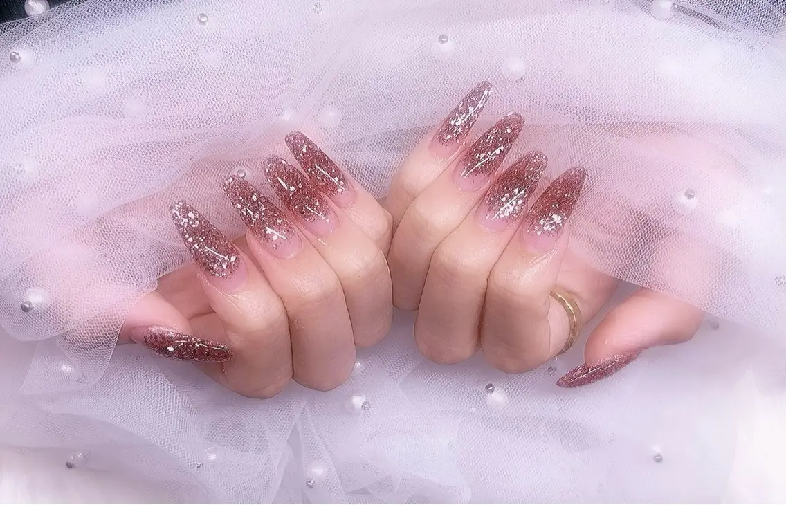 🌸オフなし🌸アクリルスカルプ💅ラメグラデーションの写真