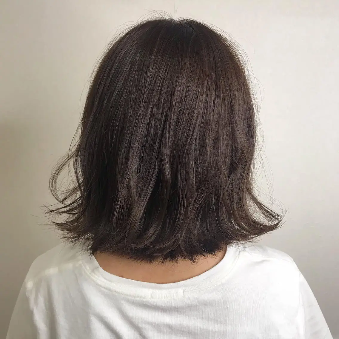 ショート カラー グレージュ 柴田 祐輔のヘアスタイル