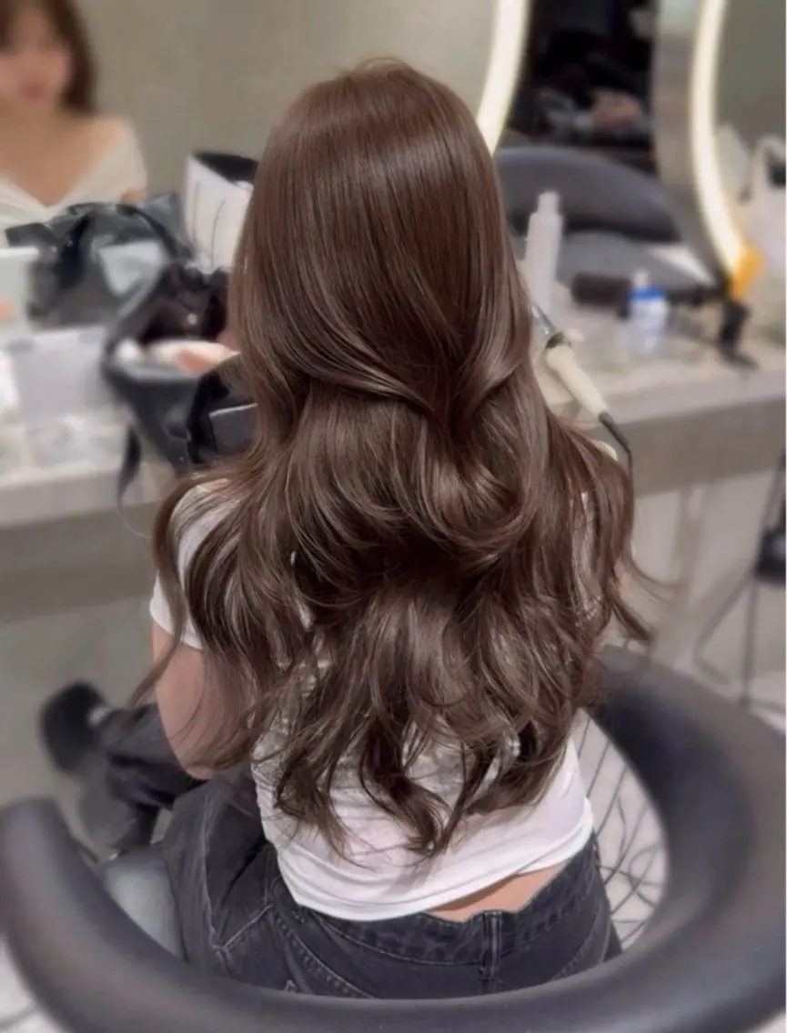 カラー ブリーチ ブラウンカラー 透明感カラー ダブルカラー ブリーチなしカラー ヘアカラー あ い か 🎀 レイヤーカットのその他イメージ