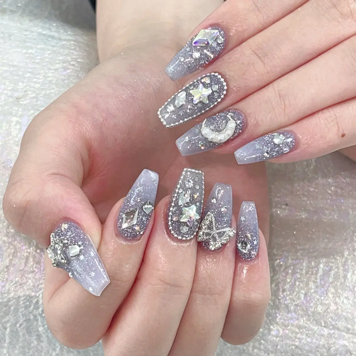 ネイル ハンドネイル Queens ciciのネイルデザイン