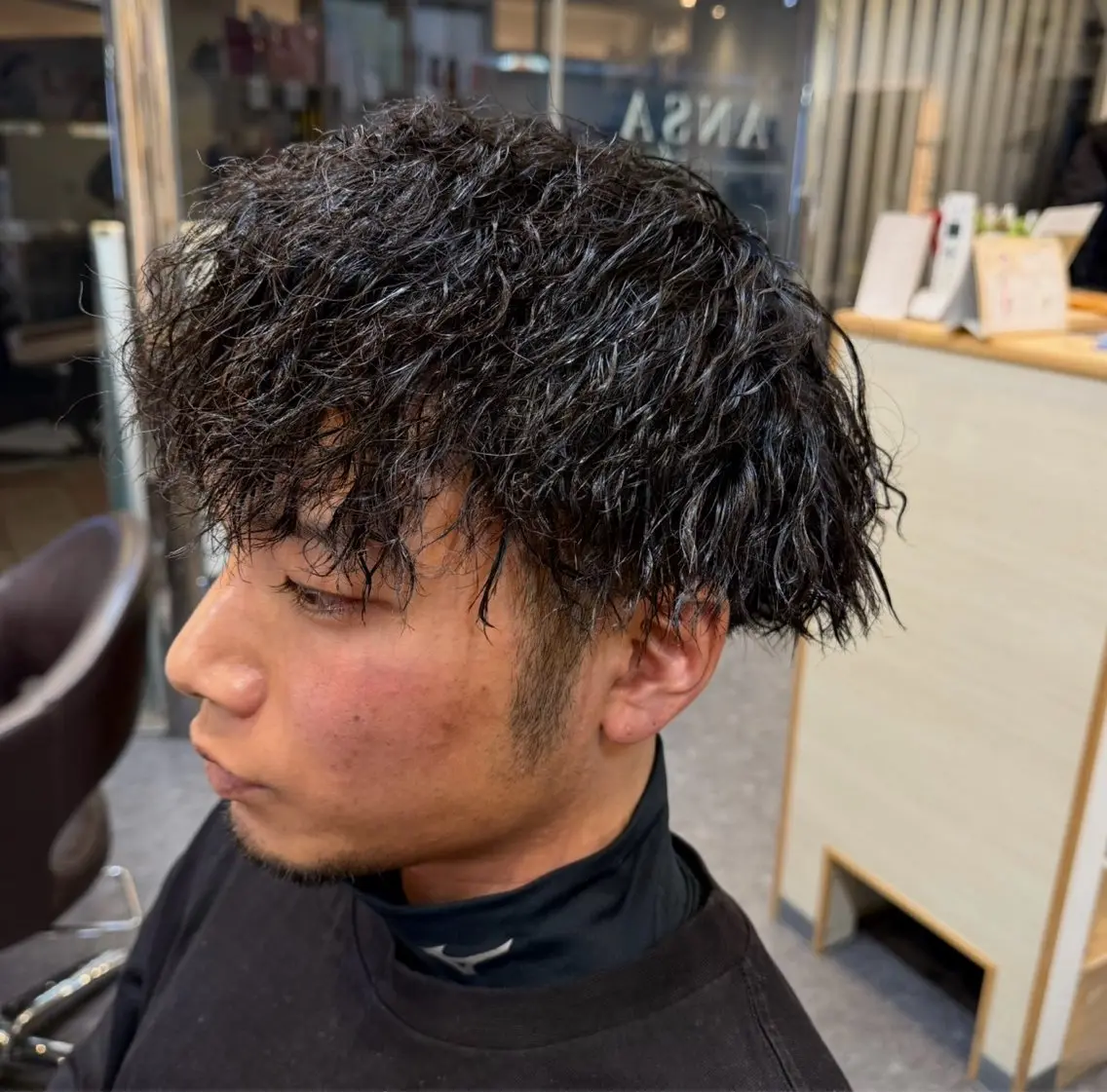 ミディアム ミディアムパーマ ツイストパーマ 🧊メンズ/ギャル/ ブリーチカラー🧊のヘアスタイル