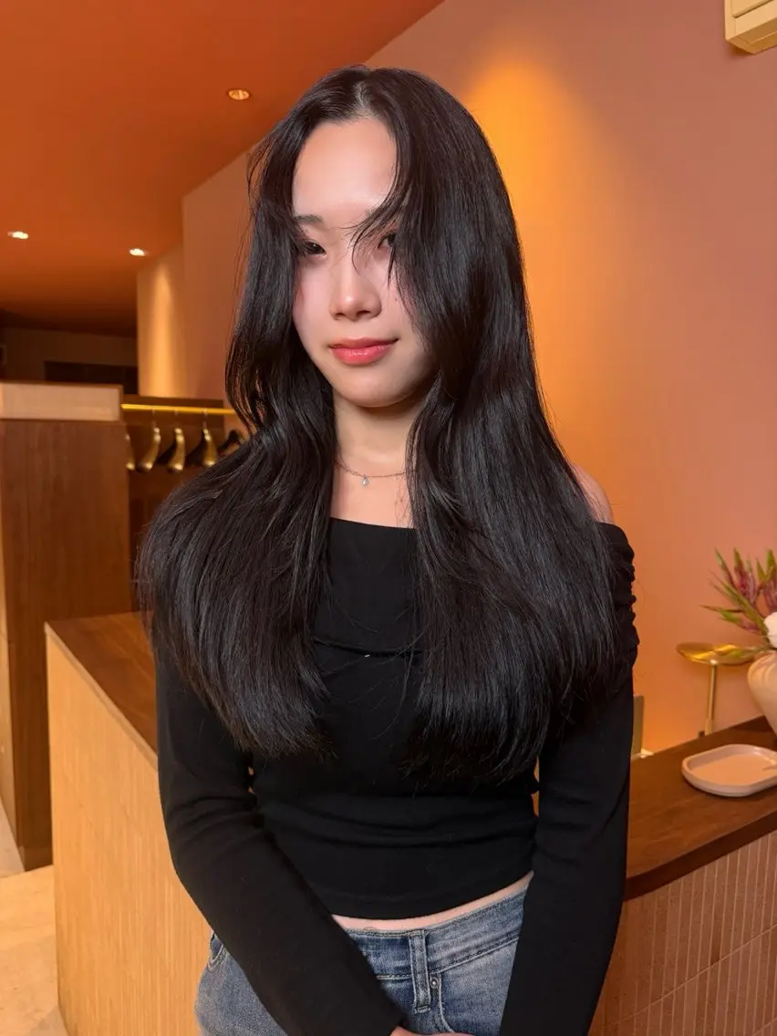 セミロング レイヤーカット 草別 宗平のヘアスタイル