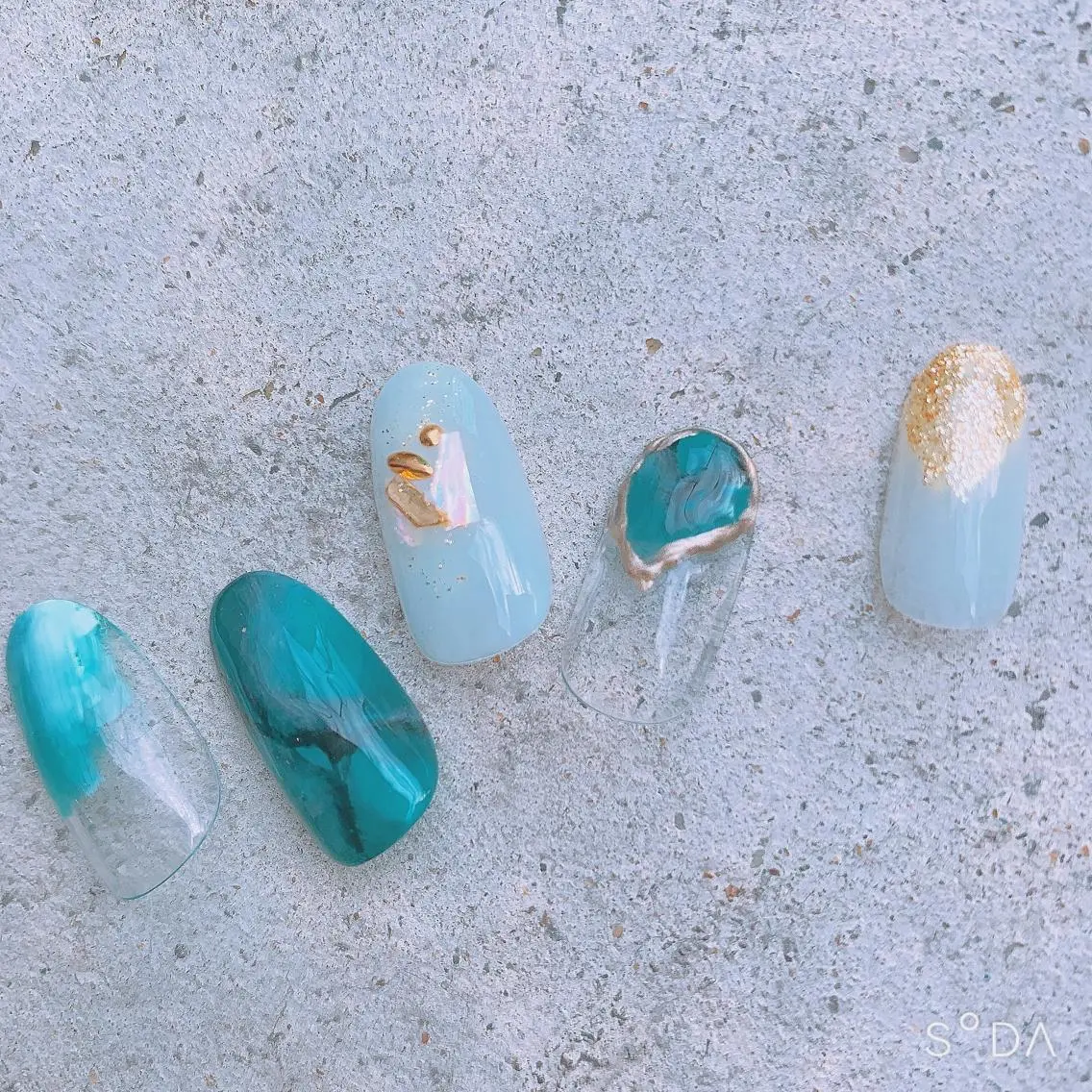ネイル Rena colore'のネイルデザイン