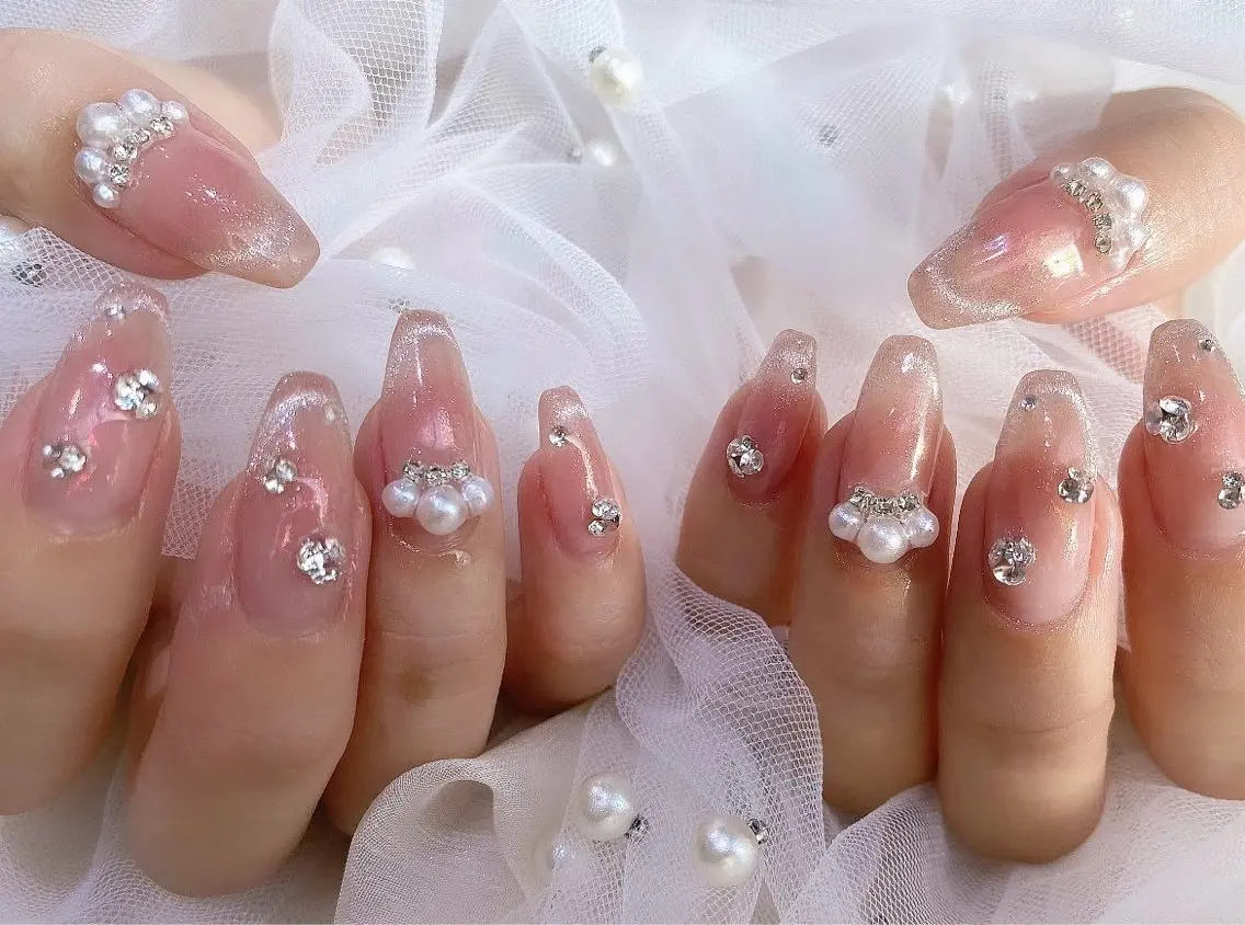 ネイル オーロラネイル チークネイル フレンチネイル マグネットネイル マグネットフレンチ NAILR rina 🎀ིྀ恵比寿のネイルデザイン