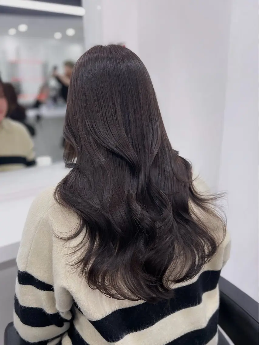 ロング カラー 透明感カラー🫧 レイヤーカットのヘアスタイル