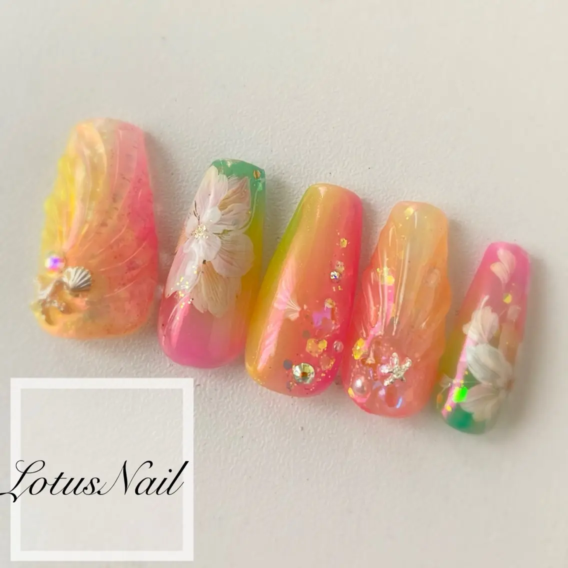 ネイル 夏ネイル ハンドネイル Lotus Nailのネイルデザイン