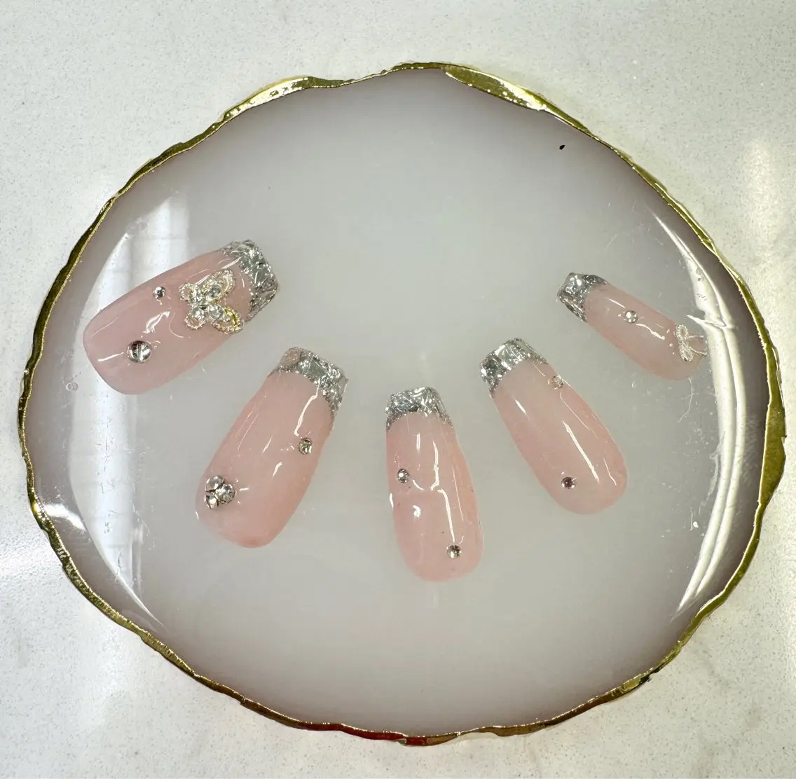 ネイル フレンチネイル ジェルネイル ガラスフレンチ マグネットネイル マグネットフレンチ Queeens nailのネイルデザイン
