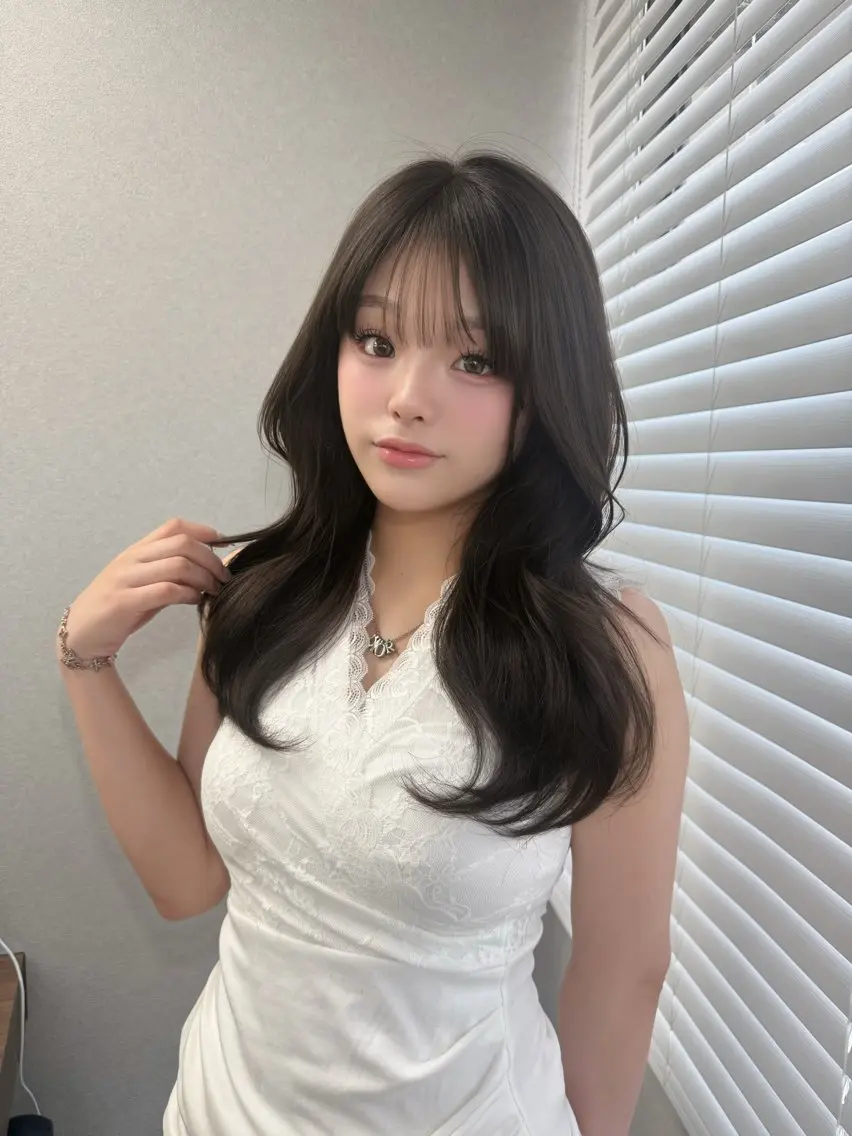 ロング カラー ベージュカラー 透明感カラー オリーブベージュ 韓国風ヘア レイヤーカット カット ヘアカラー トリートメント レイヤーカット /顔周り/和奏︎♪のヘアスタイル