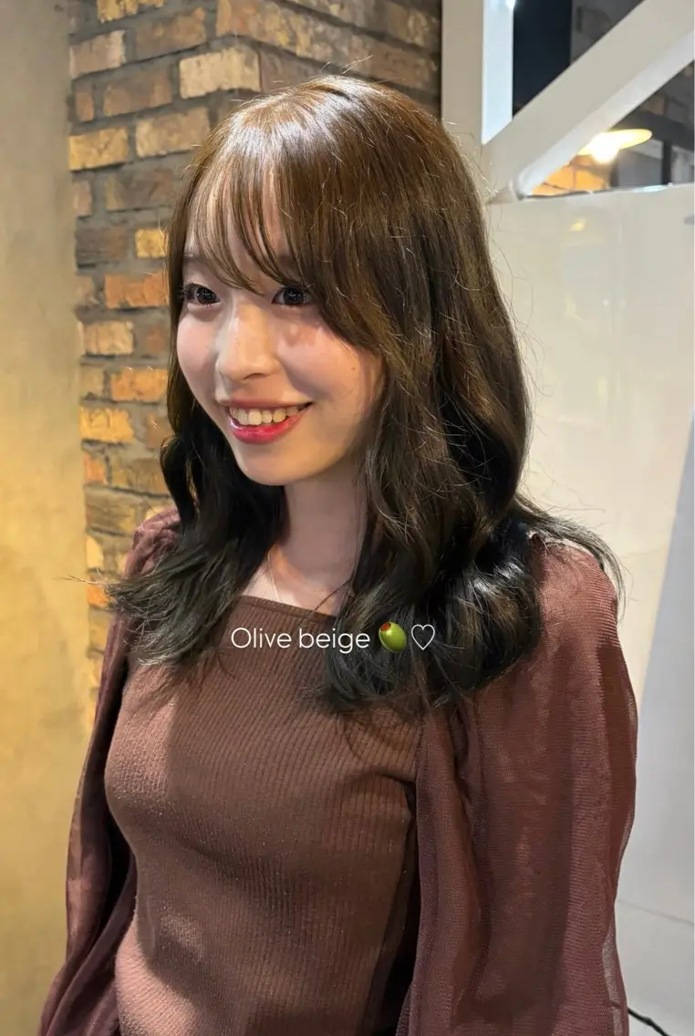 ミディアム カラー ベージュカラー オリーブベージュ オリーブカラー ヘアカラー トリートメント おくにし はなのヘアスタイル