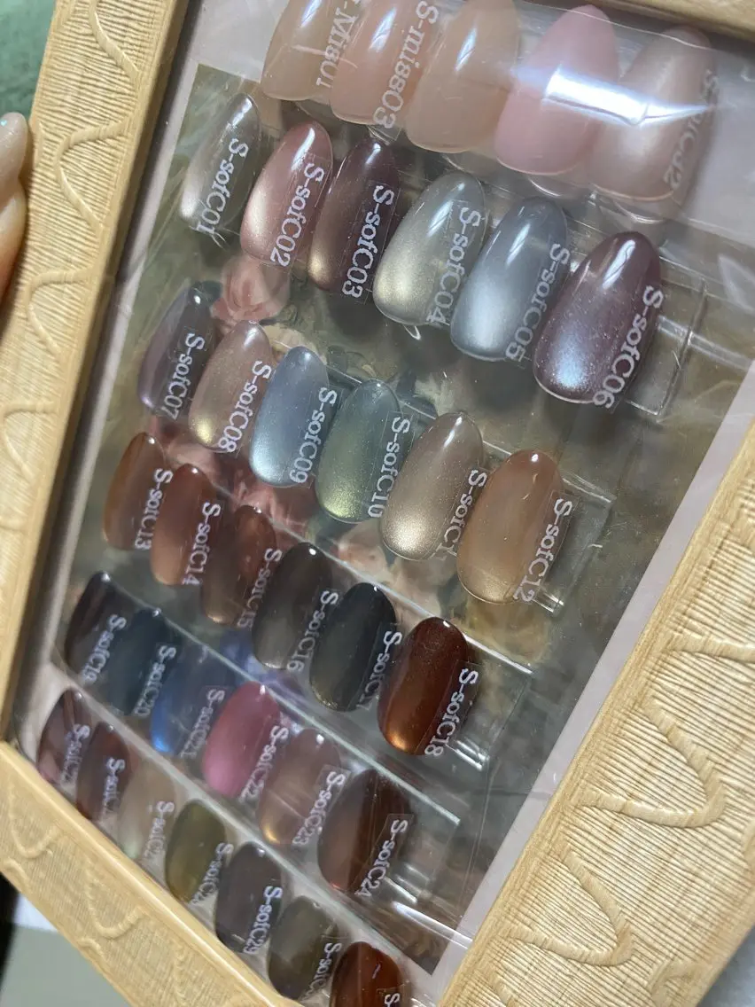ネイル マグネットネイル ハンドネイル 🌿Charme🌿 MAIのネイルデザイン