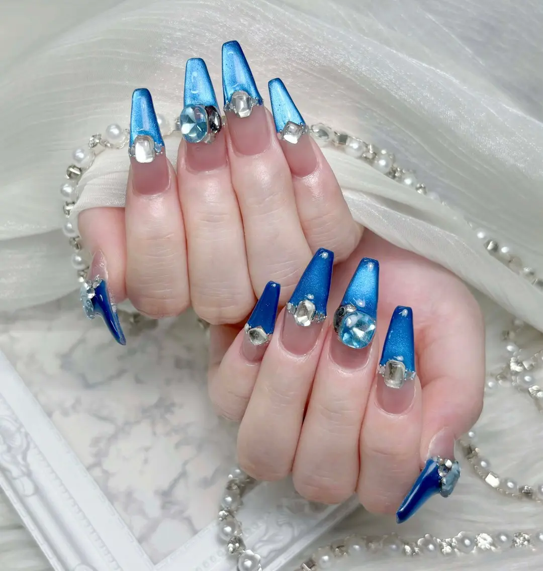 ネイル キラキラネイル 韓国ネイル マグネットネイル 持ち込み ネイルチップ ハンドネイル Chiee Bling.Nailのネイルデザイン