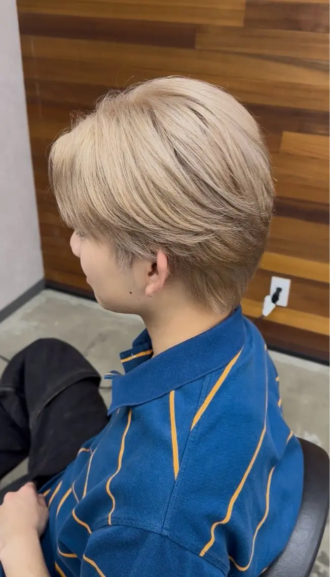ショート メンズ メンズブリーチ ヘアカラー 徳永 瑚心のヘアスタイル