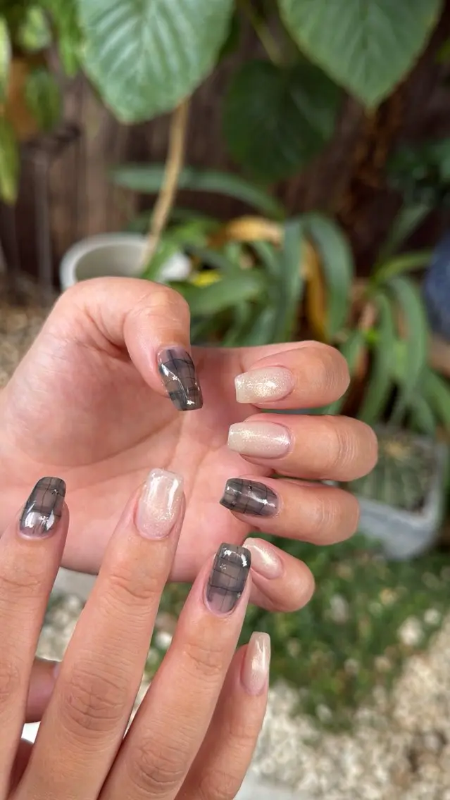 ネイル フラッシュネイル フラッシュマグ フットネイル フレンチネイル 韓国ネイル ハンドネイル SAKU nail 作島茜のネイルデザイン