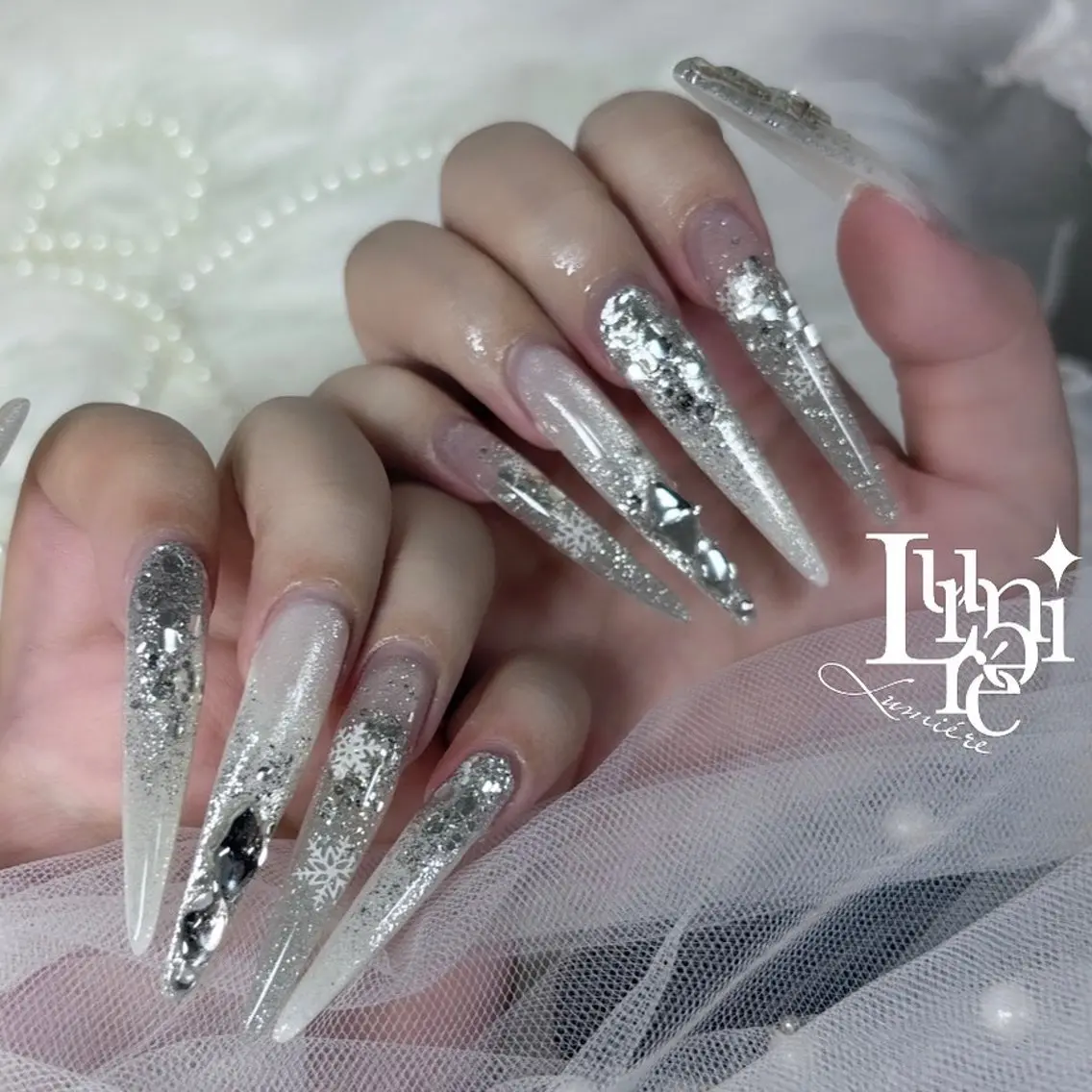 ネイル ハンドネイル Lumière｜ ロング｜ワンホンのネイルデザイン