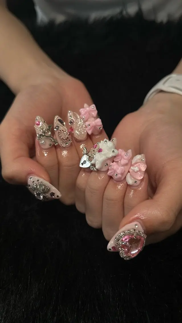 ネイル ハンドネイル Ru _Baddiesのネイルデザイン