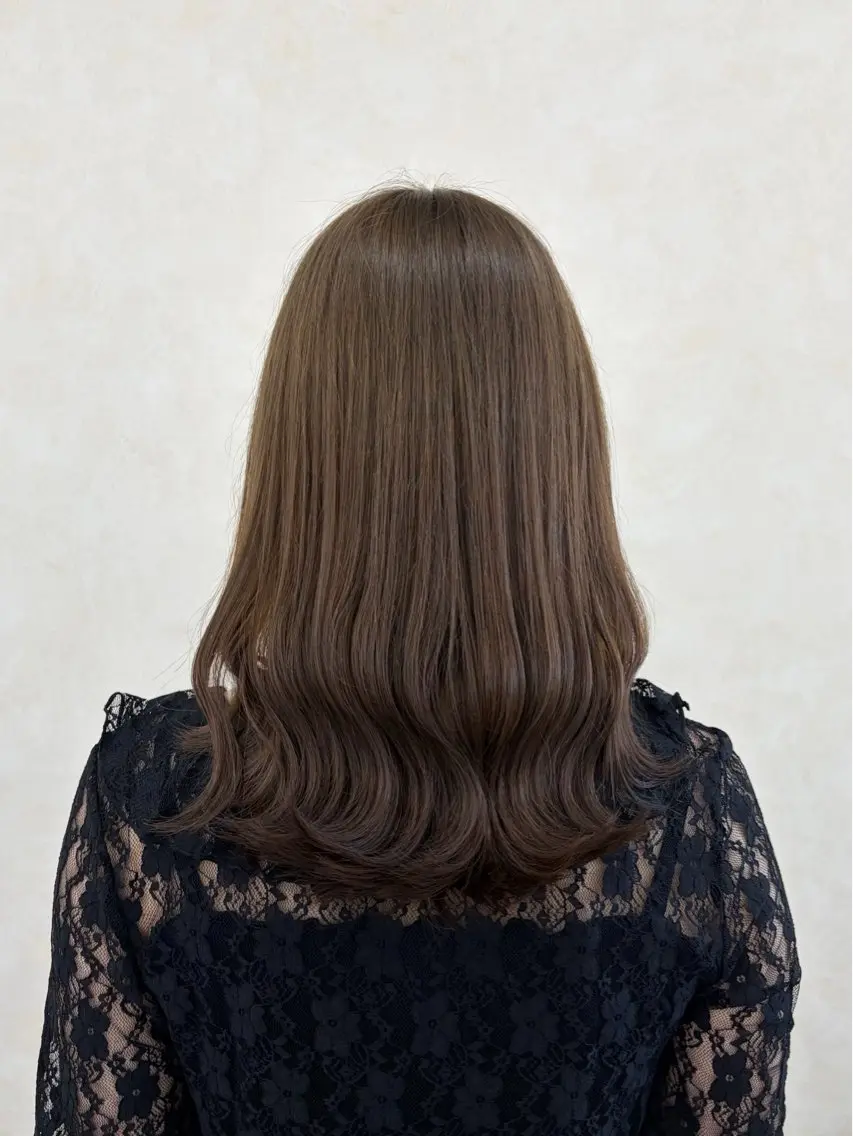 セミロング カラー ブラウンカラー ミルクティーブラウン ヘアカラー トリートメント 倉澤 愛理のヘアスタイル