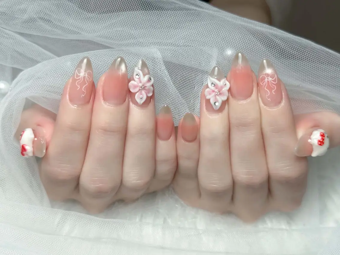 ネイル アートネイル 長さ出し ジェルネイル 韓国ネイル マグネットネイル ハンドネイル Cloudy Chan Nailのネイルデザイン