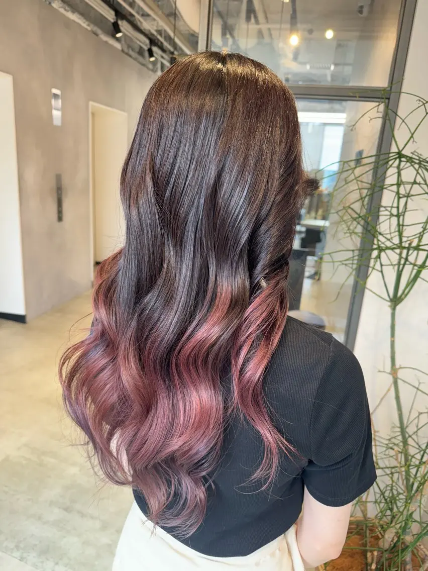 ロング カラー ブリーチ グラデーションカラー ピンクカラー カット ヘアカラー トリートメント 透明感カラー✨艶髪 制作🌱山根あゆみのヘアスタイル