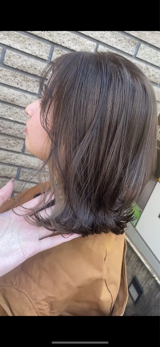 ミディアム カラー ボブレイヤー ベージュカラー ブリーチ グレージュ インナーカラー カット ヘアカラー トリートメント ご新規様限定 透明感カラーKANAのヘアスタイル