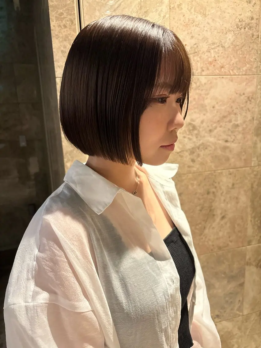 ショート 切りっぱなしボブ ボブレイヤー ボブ レイヤーカット ヘアカラー 人気サロン縮毛矯正 ボブカットカラーのヘアスタイル