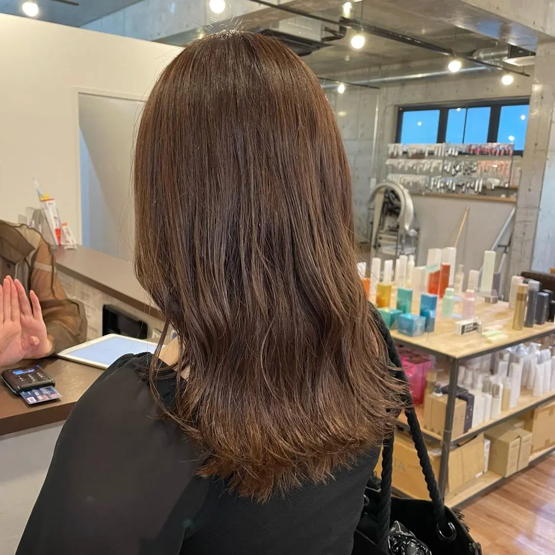 セミロング カラー 外間 智恵のヘアスタイル