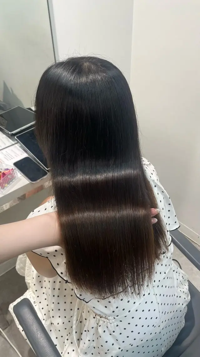 セミロング パーマ ストレートパーマ 縮毛矯正 Kana 艶カラー透明感カラーのヘアスタイル
