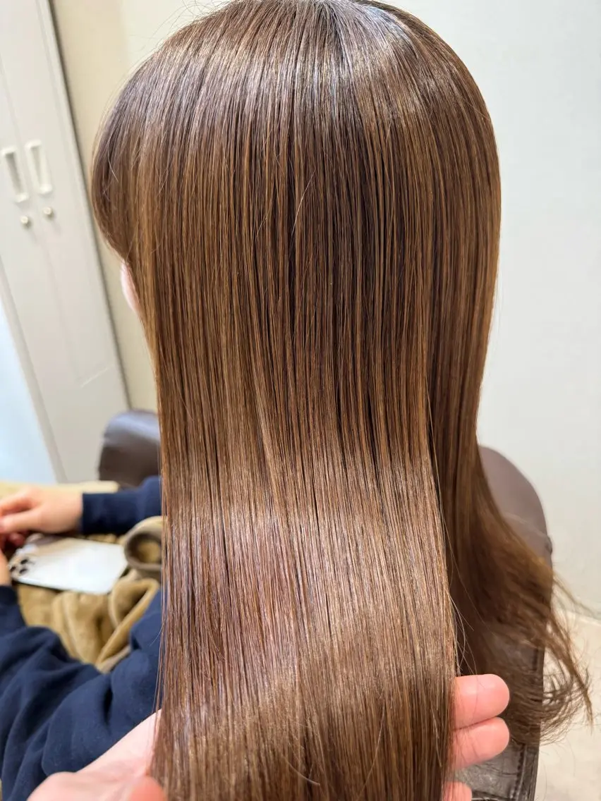 セミロング カラー ヘアカラー トリートメント 史上最高の艶感 『髪質改善』tomのヘアスタイル