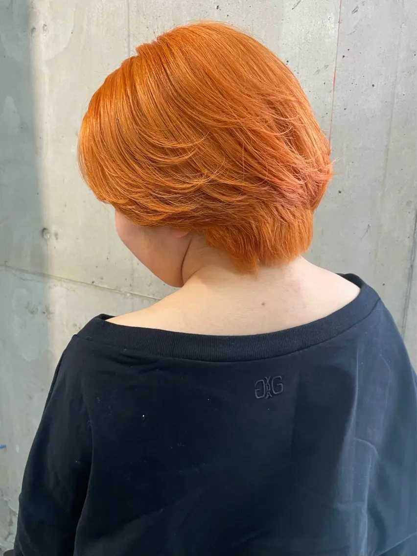 ショート カラー オレンジ ヘアカラー トリートメント SHOTO ハイトー ン/ブロンドカラーのヘアスタイル