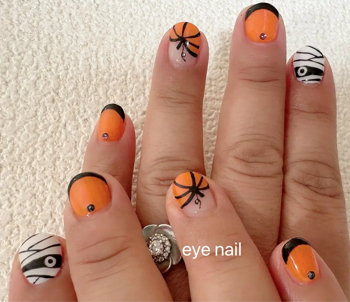 ネイル フレンチネイル ハロウィン ストーンネイル ハンドネイル Eye nailのネイルデザイン