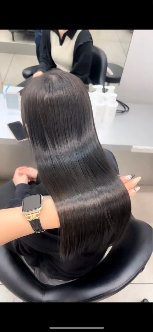 ロング 縮毛矯正 クララ 🐈‍⬛のヘアスタイル