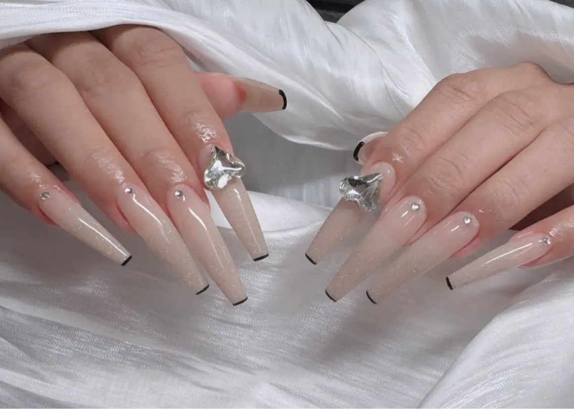 ネイル フレンチネイル ジェルネイル ガラスフレンチ ハロウィン ハート ハンドネイル H.baby Nail Salonのネイルデザイン