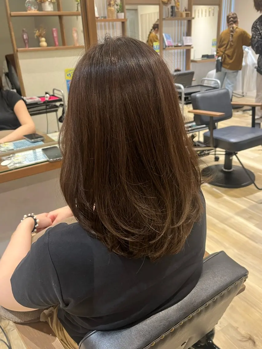 セミロング レイヤーカット カット トリートメント 樋口 莉奈のヘアスタイル