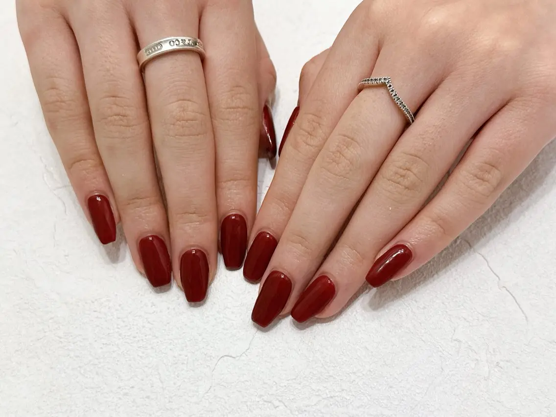 ネイル オーロラネイル ボルドー フットネイル フレンチネイル ジェルネイル mogunail &blowのネイルデザイン