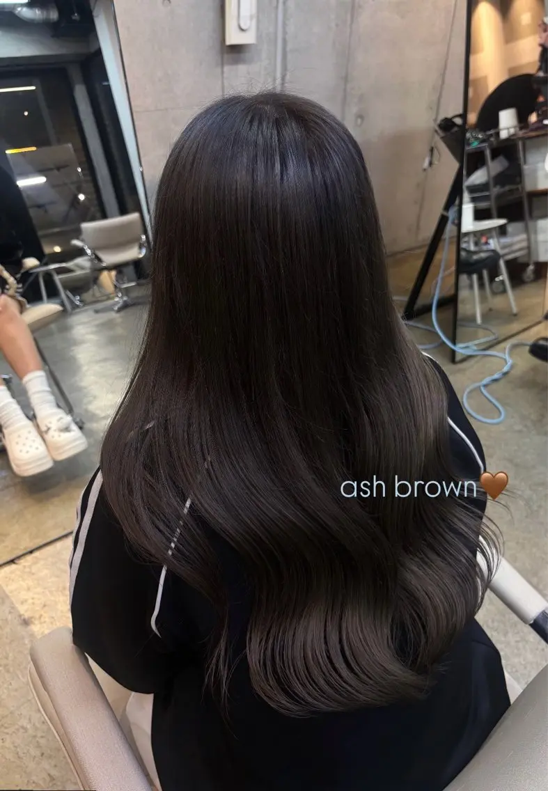 ロング カラー アッシュ アッシュブラウン ブラウンカラー 榎本 すみれのヘアスタイル
