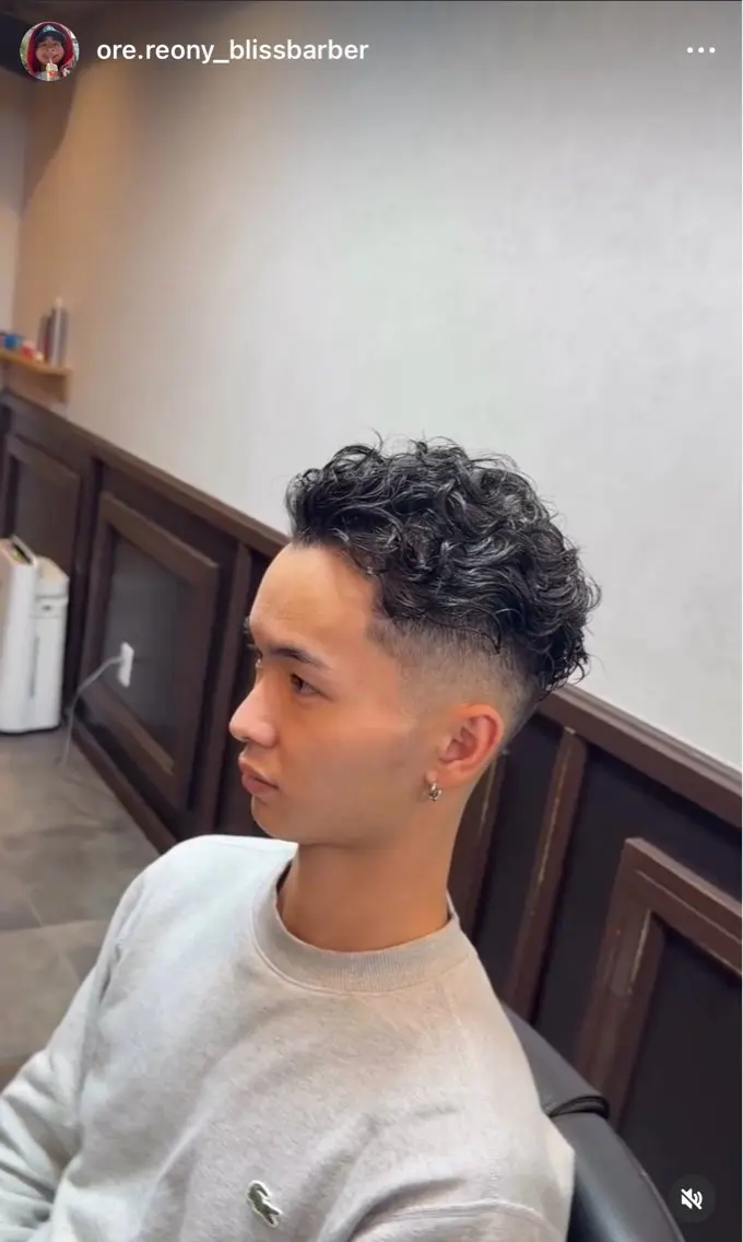 ショート メンズ メンズパーマ カット パーマ 安立 玲於のヘアスタイル