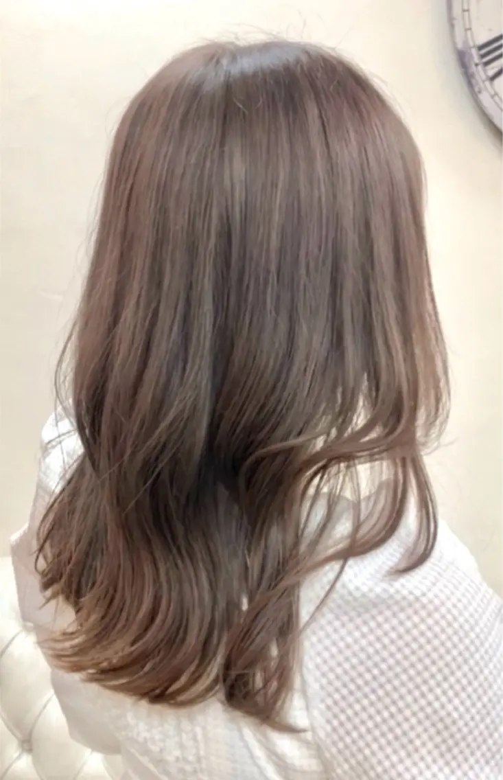 セミロング レイヤー×透明感 カラー🤍MAOのヘアスタイル