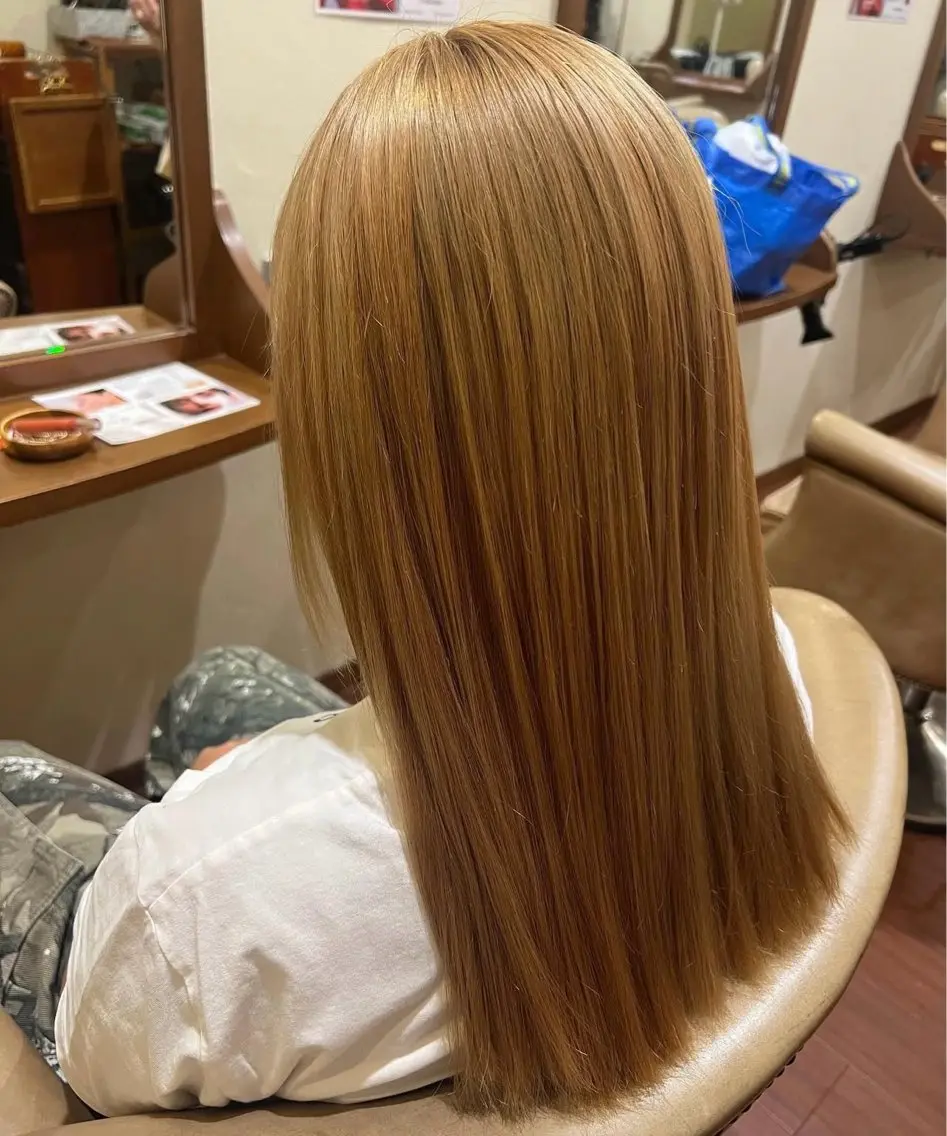 ロング カラー デザインカラー ハイライトカラー ハイトーンカラー ハイライト terra🌈大久保 睦美のヘアスタイル