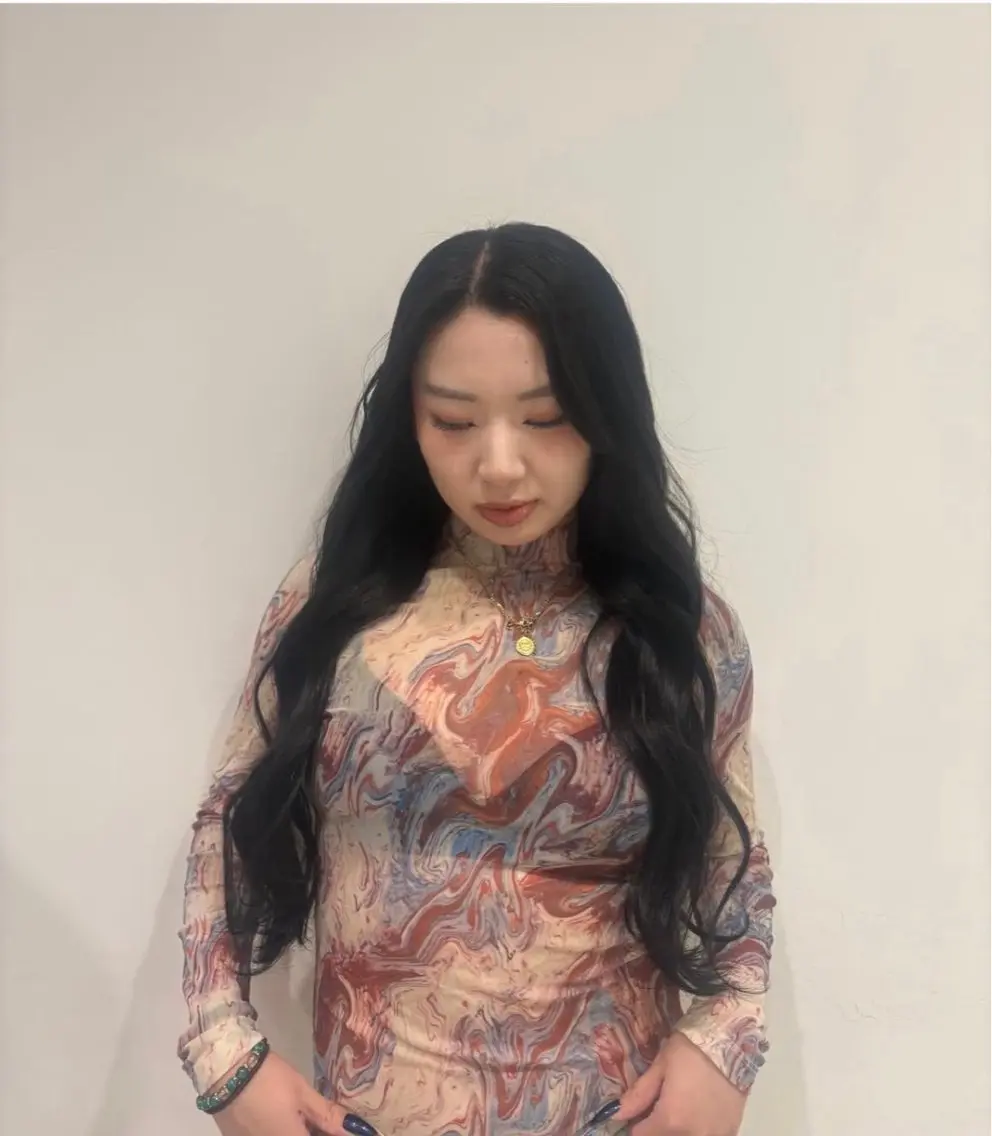 ロング 佐藤 萌のヘアスタイル