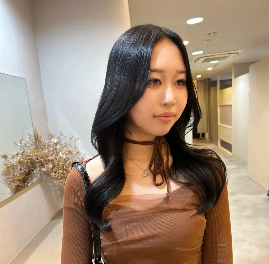 セミロング カラー 神谷 凪のヘアスタイル