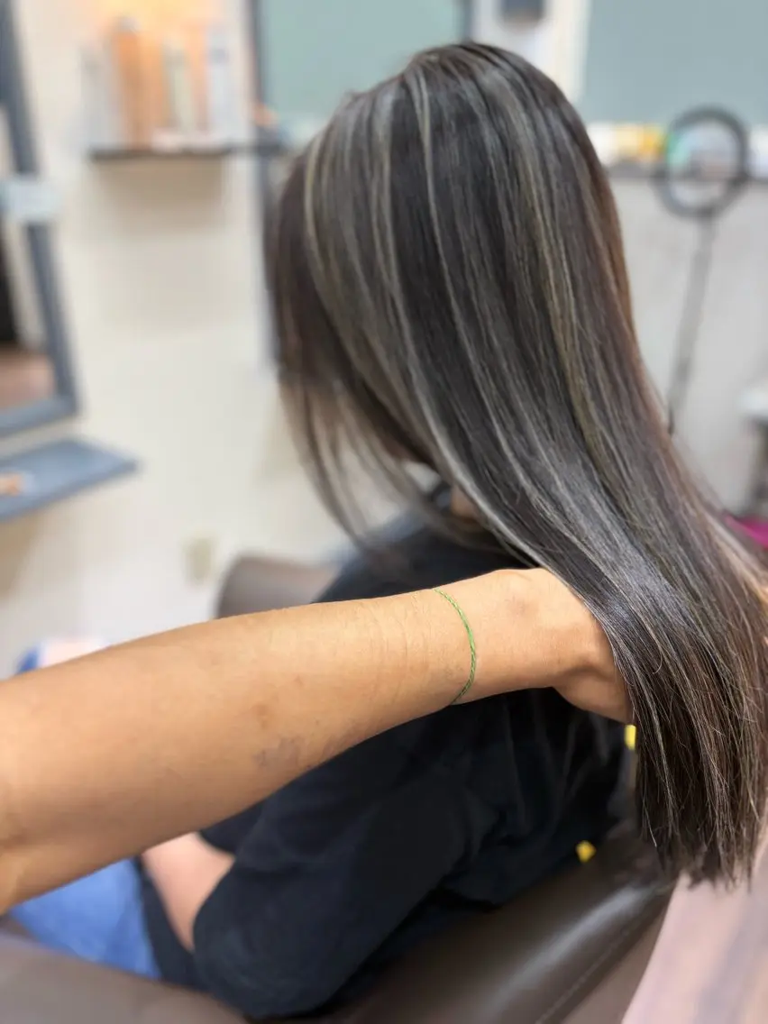 ロング カラー ヘアアレンジ ハイライトカラー ハイライト 髪質改善 ヘアカラー 三輪 太一のヘアスタイル